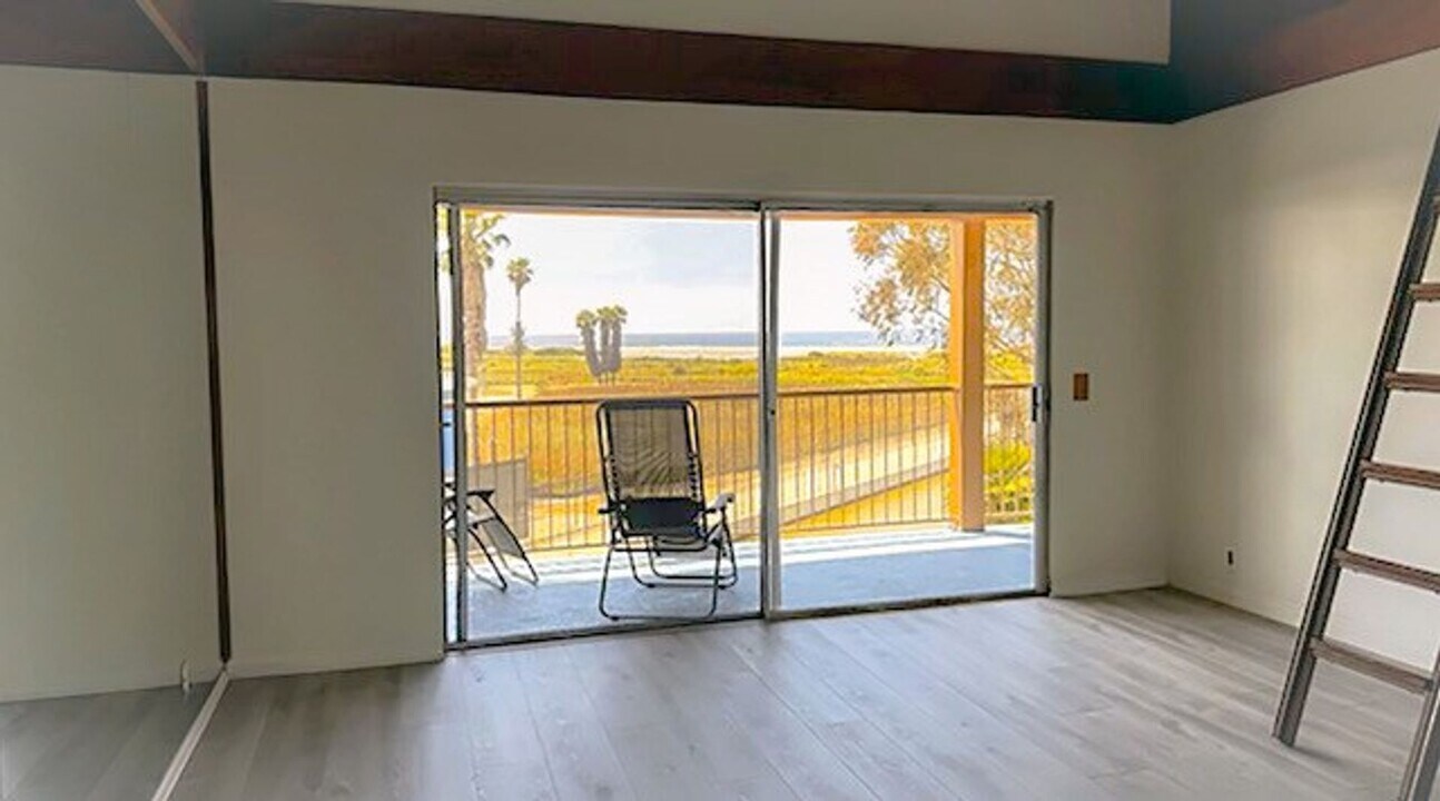 960 Lighthouse Way in Port Hueneme, CA - Building Photo