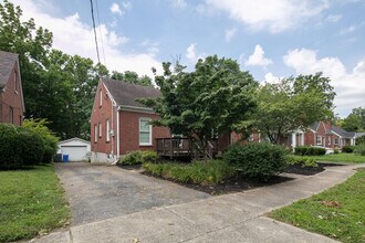 126 Lackawanna Rd in Lexington, KY - Foto de edificio - Building Photo