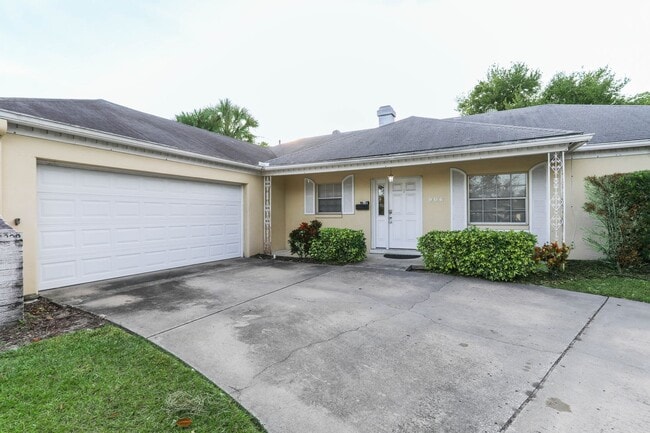 property at 906 Kewannee Trail