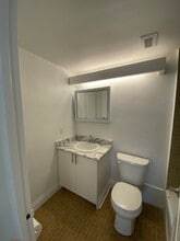 2 Grove St in Barrie, ON - Building Photo - Building Photo