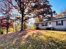 538 Gadd Rd in Red Bank, TN - Building Photo