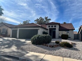 723 Triple Crown St in Henderson, NV - Building Photo