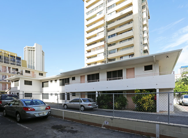 2419 Cleghorn St in Honolulu, HI - Building Photo - Building Photo