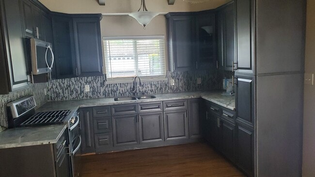 2612 El Goya Dr in Modesto, CA - Building Photo - Building Photo