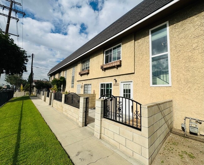 13753 Los Angeles St in Baldwin Park, CA - Building Photo - Building Photo