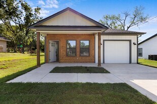 1300 S 7th Ave in Denison, TX - Building Photo