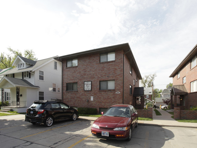 California Court Apartments in Omaha, NE - Building Photo - Building Photo