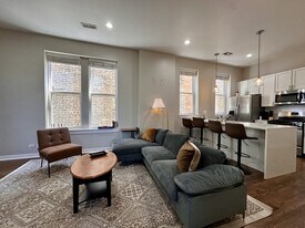 736 N Throop St, Unit SI ID1494909P in Chicago, IL - Building Photo