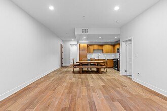 13337 Beach Ave in Marina Del Rey, CA - Building Photo - Building Photo