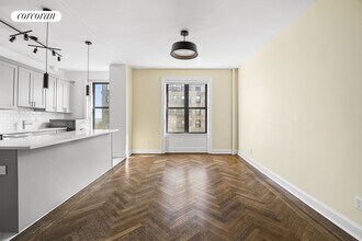 880 W 181st St in New York, NY - Building Photo - Building Photo