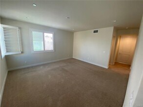 119 Sculpture in Irvine, CA - Building Photo - Building Photo