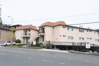 10541 National Blvd in Los Angeles, CA - Building Photo - Building Photo