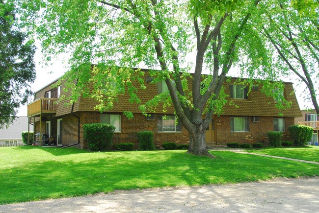 401-409 Stark St in Beaver Dam, WI - Foto de edificio - Building Photo