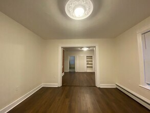 53 Sumner St, Unit 2 in Pawtucket, RI - Building Photo - Building Photo