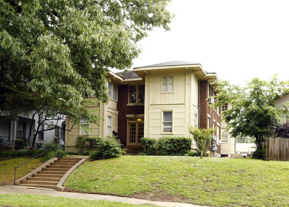 60 N Willett St in Memphis, TN - Foto de edificio