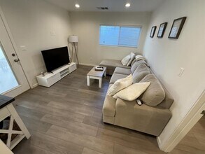 18427 Delano St in Los Angeles, CA - Building Photo - Building Photo