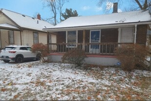 1657 Pointview Ave in Youngstown, OH - Building Photo