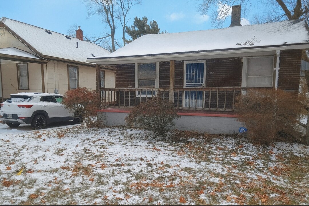 1657 Pointview Ave in Youngstown, OH - Building Photo