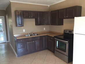 203 Gorman, Unit B in San Antonio, TX - Building Photo - Building Photo