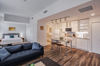 1 W 4th St in Cincinnati, OH - Building Photo - Building Photo