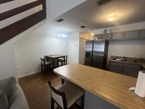 1119 Ocala Rd in Tallahassee, FL - Foto de edificio - Building Photo