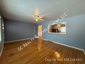 838 Whitlock Ave in Aurora, IL - Building Photo - Building Photo