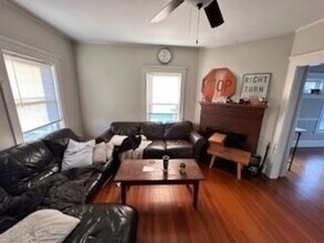 24 Cushing St in Medford, MA - Foto de edificio - Building Photo