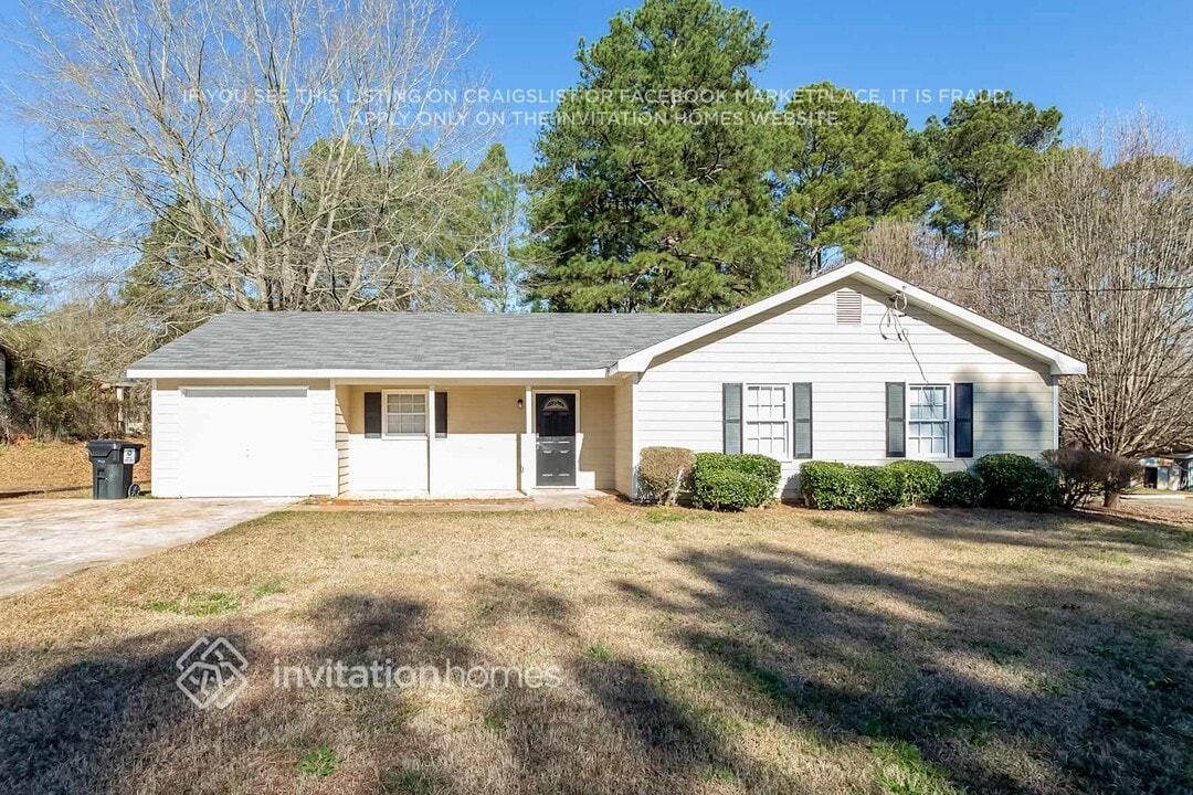 105 Mountain View Cir in Covington, GA - Building Photo