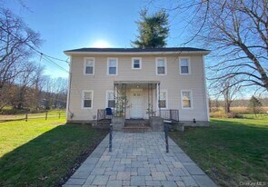 116-118-118 Carpenter Rd in Hopewell Junction, NY - Building Photo