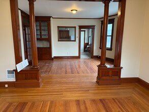 323 Olivia St in Derby, CT - Building Photo - Building Photo