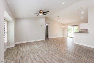 524 Lone Star Ln in Lehigh Acres, FL - Building Photo - Building Photo