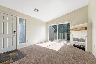 8450 S Little Rock Way in Highlands Ranch, CO - Building Photo - Building Photo