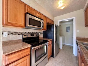 2010 Kirksey Dr in Austin, TX - Building Photo - Building Photo