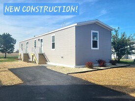 8 Drake Ln in Beecher, IL - Building Photo