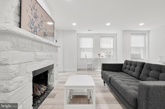 1821 19th St NW in Washington, DC - Foto de edificio - Building Photo