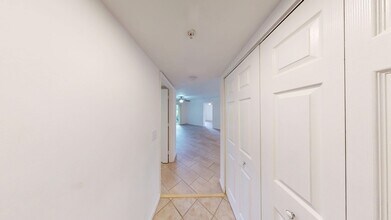 4187 N Haverhill Rd in West Palm Beach, FL - Building Photo - Building Photo