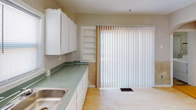 property at 311 N 12th St