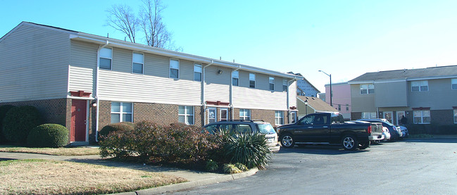 Canterbury Crossing in Chesapeake, VA - Foto de edificio - Building Photo