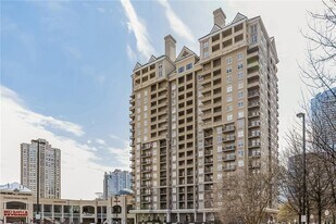 3334 Peachtree Rd NE in Atlanta, GA - Building Photo