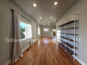 7020 NE 17th Ave in Portland, OR - Building Photo - Building Photo