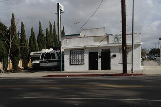 6422 S Main St in Los Angeles, CA - Building Photo - Building Photo