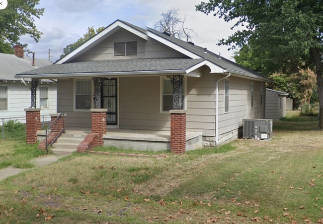 property at 105 E 21st St