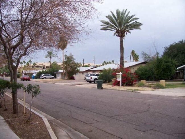 2138 E Turney Ave, Unit D in Phoenix, AZ - Building Photo - Building Photo