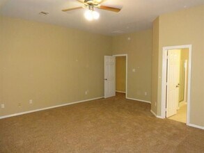 602 Chase More Ct in Bacliff, TX - Building Photo - Building Photo