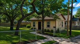 1009 1st St in Brownwood, TX - Building Photo