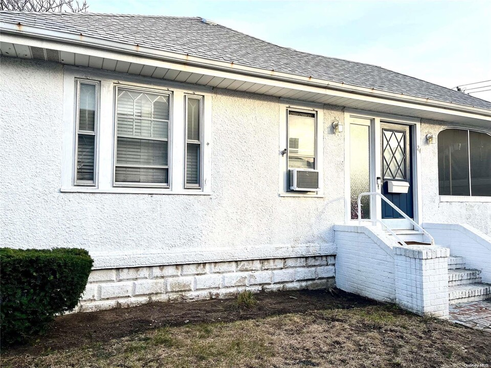 24 November Walk in Long Beach, NY - Building Photo