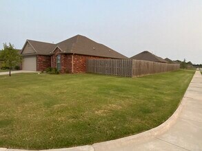 120 Cisterna Dr in Centerton, AR - Building Photo - Building Photo