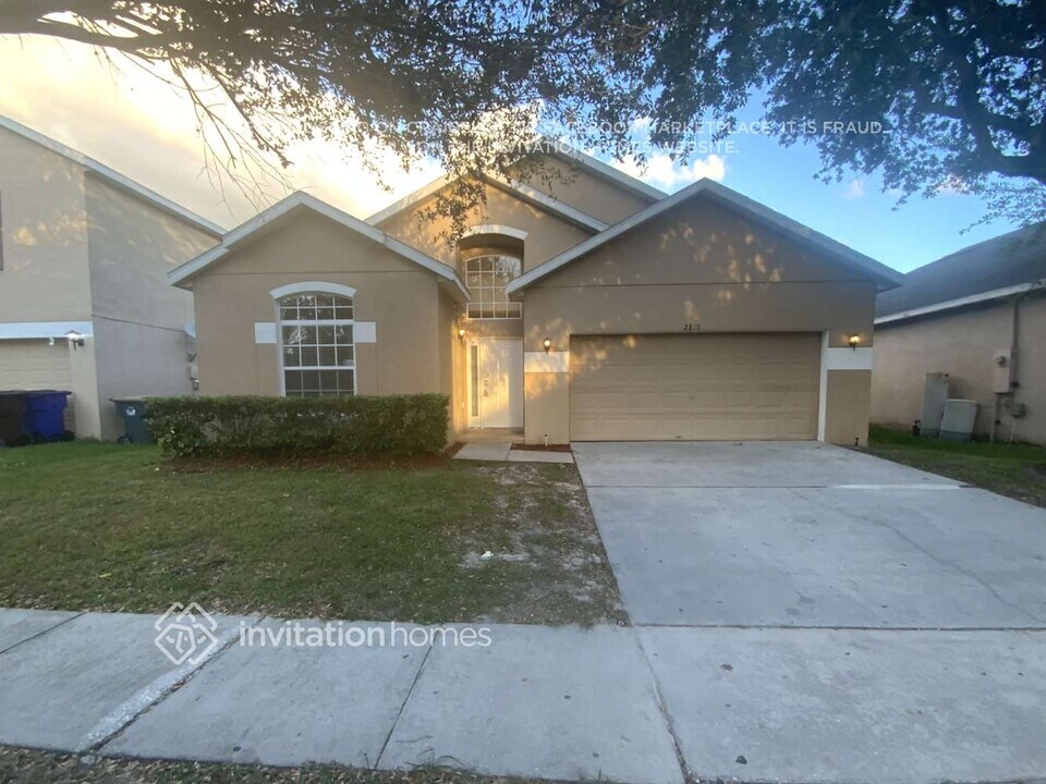 2117 Senate Ave in St. Cloud, FL - Foto de edificio