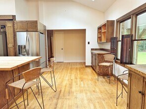 525 Birnamwood Dr in Chapel Hill, NC - Building Photo - Building Photo