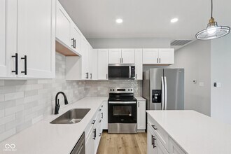 8355 Fieldfare Way in Indianapolis, IN - Building Photo - Building Photo